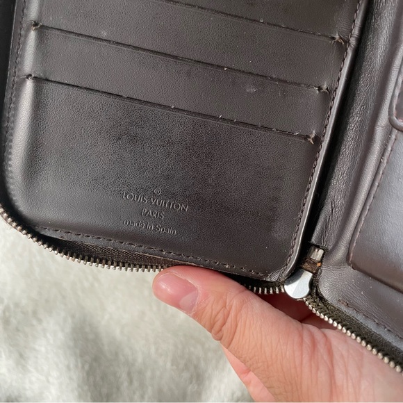 SOLD- Louis Vuitton Zippy Compact - Picture 8 of 12